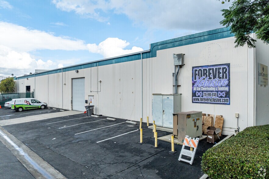 1635-1645 E Del Amo Blvd, Carson, CA for sale - Primary Photo - Image 1 of 7