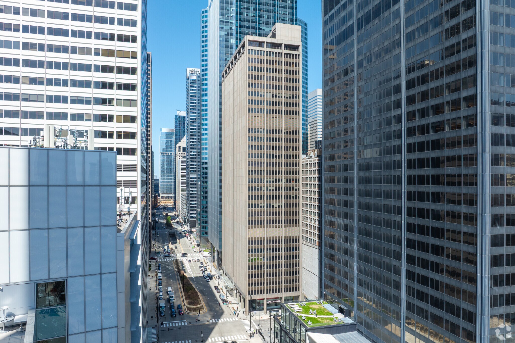 125 S Wacker Dr, Chicago, IL à louer Photo principale- Image 1 de 24