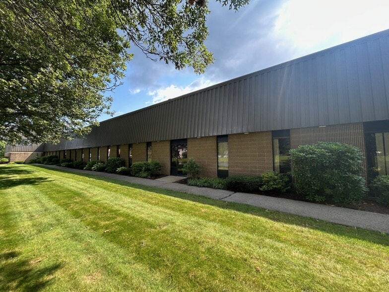 76 Treble Cove Rd, Billerica, MA for lease - Building Photo - Image 3 of 8