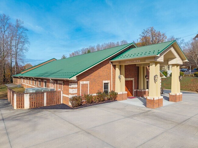 Plus de détails pour 2060 Bethabara Rd, Winston-Salem, NC - Spécialité à vendre