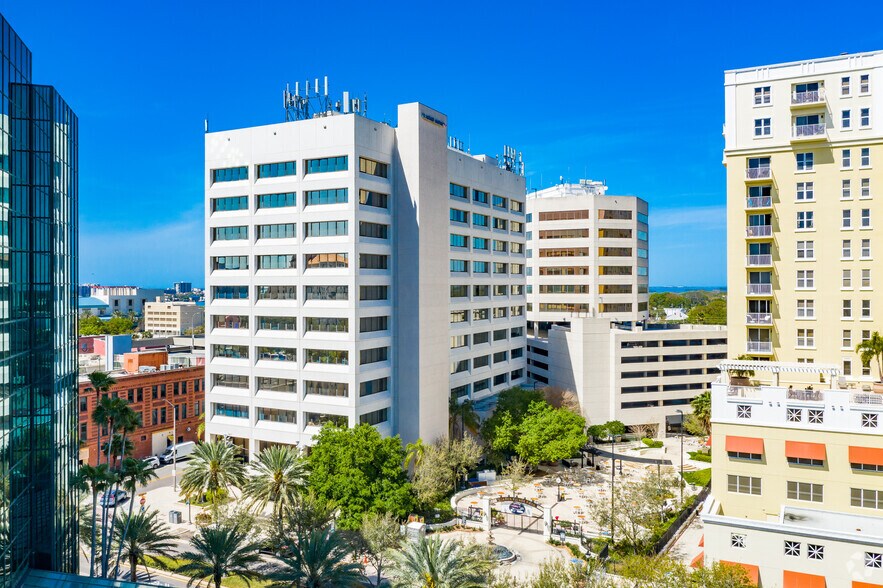 600 Cleveland St, Clearwater, FL à louer - Photo du bâtiment - Image 3 de 51