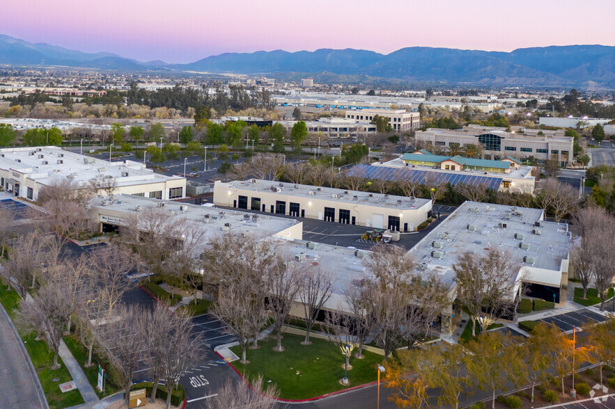 720 E Carnegie Dr, San Bernardino, CA for lease - Primary Photo - Image 1 of 41