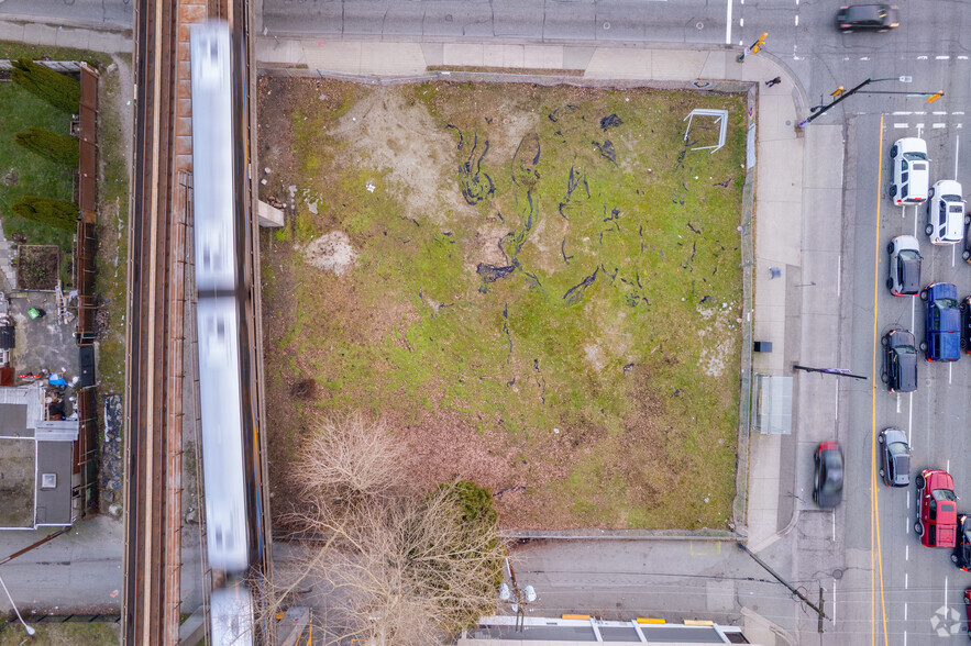 1705 12th Av E, Vancouver, BC for sale - Aerial - Image 3 of 3