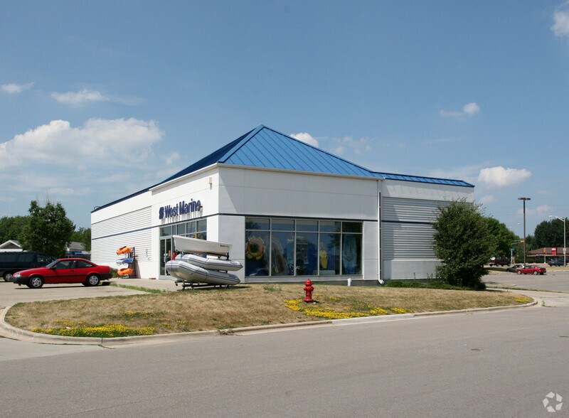 2455 W Broadway, Monona, WI à louer - Photo du bâtiment - Image 2 de 3