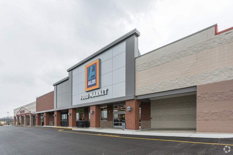 2800-2838 Mountaineer Blvd, Charleston, WV à louer - Photo du bâtiment - Image 3 de 7