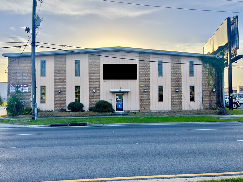 4900 Jefferson Hwy, New Orleans, LA à vendre - Photo du bâtiment - Image 1 de 1