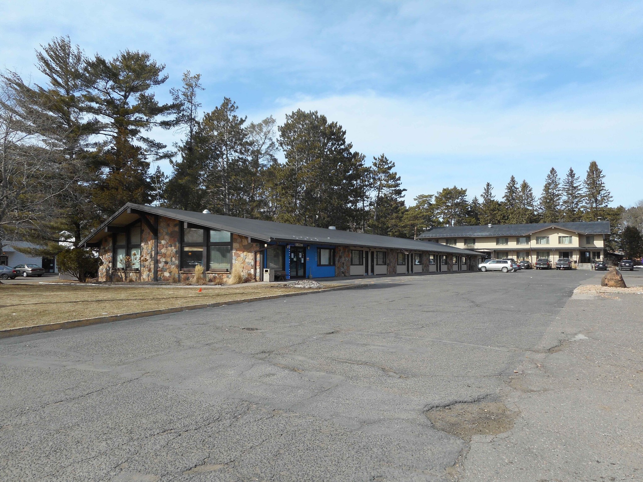 325 Fire Monument Rd, Hinckley, MN for sale Primary Photo- Image 1 of 1