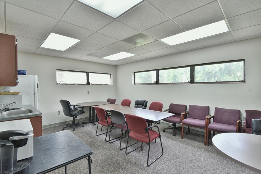 1805 SE Lake Weir Ave, Ocala, FL à vendre - Photo intérieure - Image 3 de 46