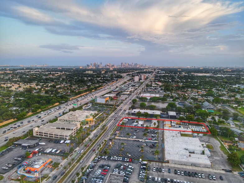 8800 NW 7th Ave, Miami, FL à vendre - Photo du bâtiment - Image 2 de 20