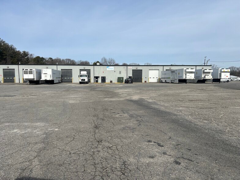 1201 E Church St, Cherryville, NC for sale - Primary Photo - Image 1 of 1