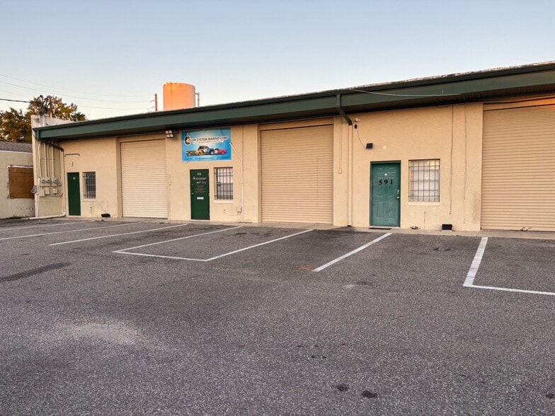 577-595 Fairvilla Rd, Orlando, FL for lease - Building Photo - Image 3 of 20