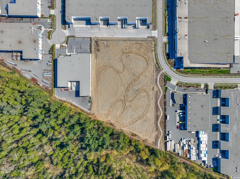 19035 38 Av, Surrey, BC à vendre - Photo principale - Image 2 de 5