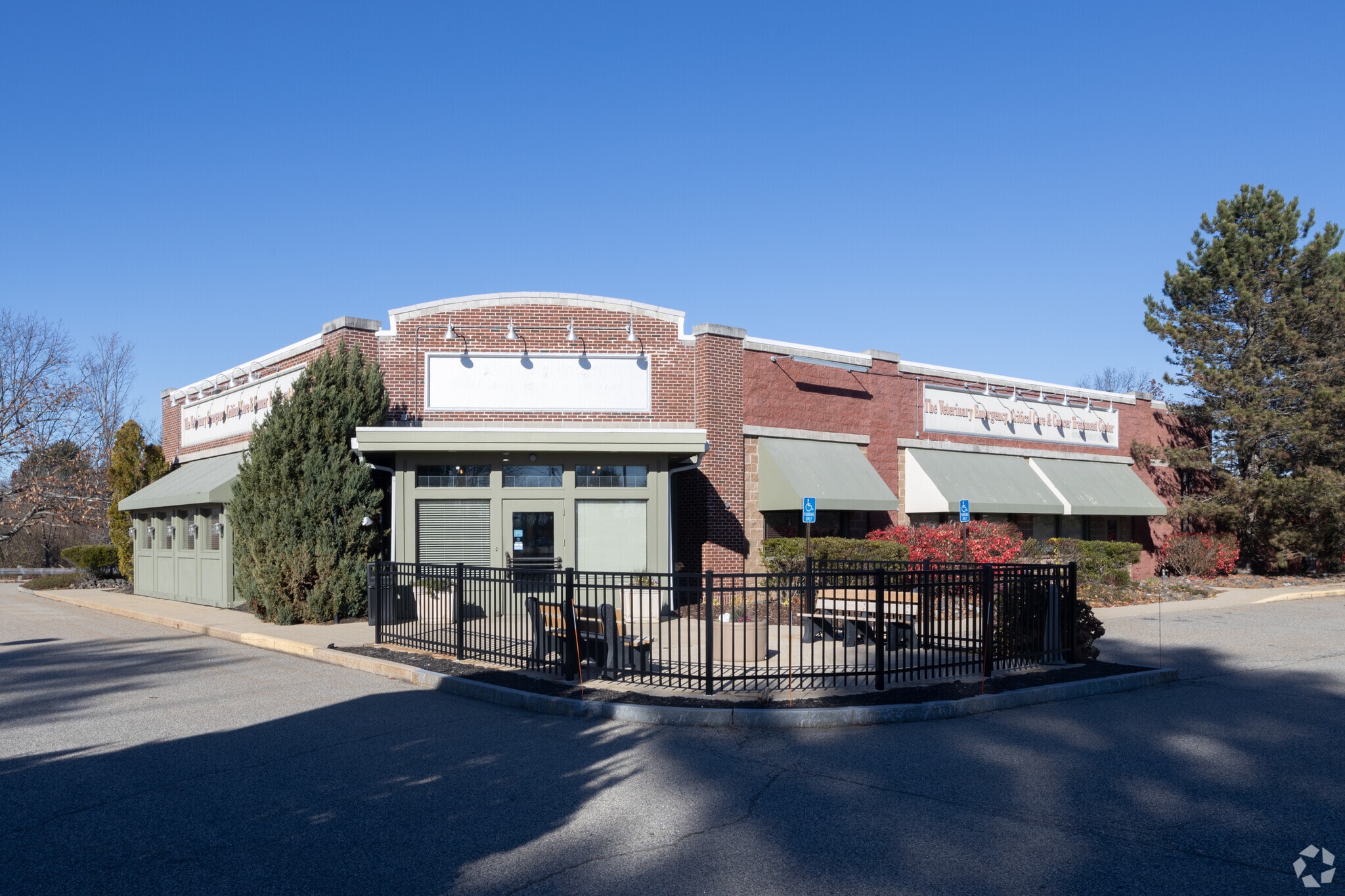 5 Piscataqua Dr, Newington, NH for lease Building Photo- Image 1 of 3