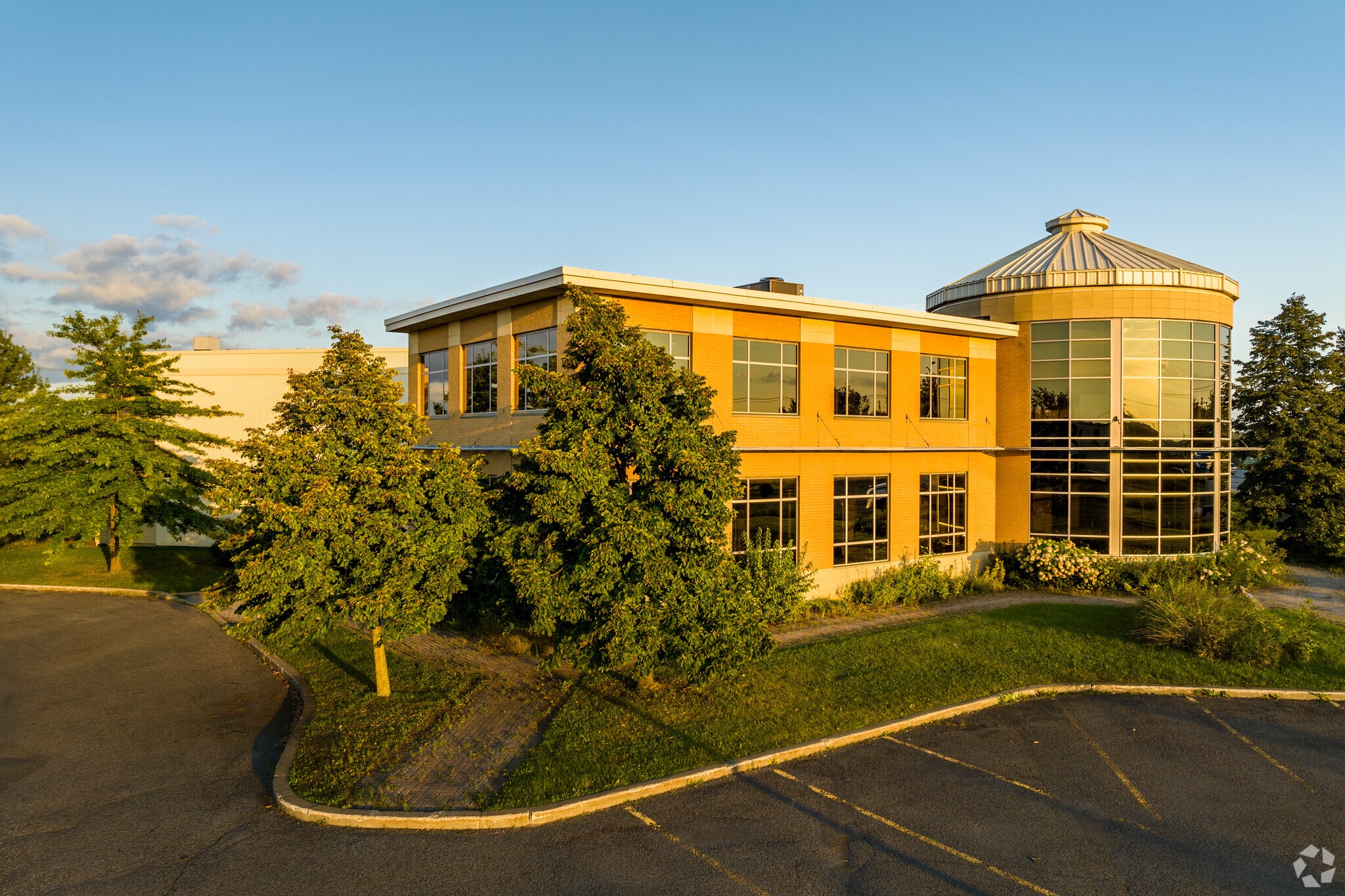 7500 Boul Grande-Allée, Longueuil, QC à vendre Photo du bâtiment- Image 1 de 1