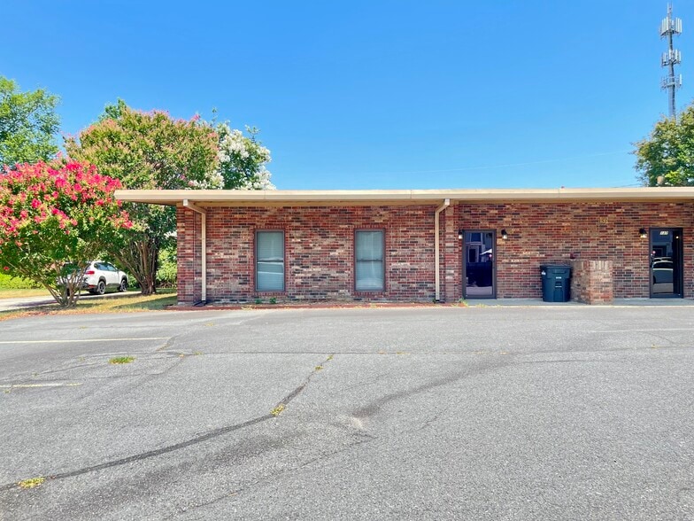 137 Shadow Oaks Dr, North Little Rock, AR for sale - Building Photo - Image 2 of 20