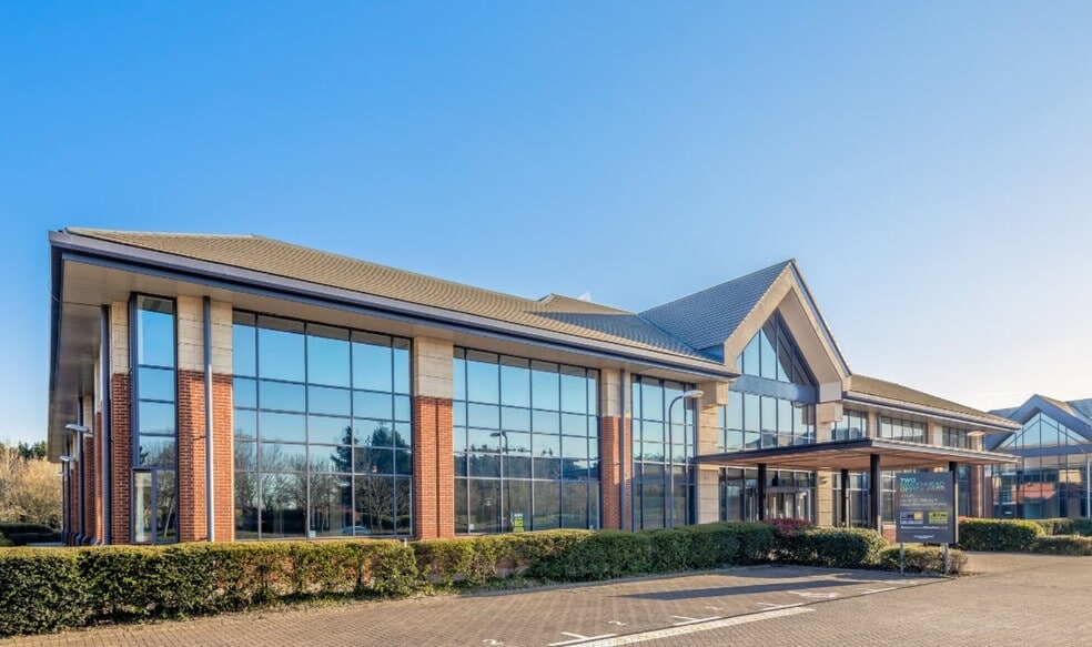 Westacott Way, Maidenhead for lease - Building Photo - Image 1 of 2