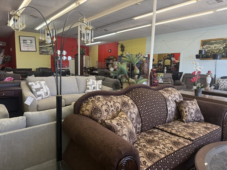 15430 Francisquito Ave, La Puente, CA for lease - Building Photo - Image 2 of 15