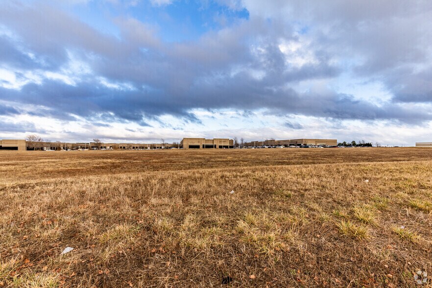 16821-16847 College Blvd, Lenexa, KS à louer - Photo du bâtiment - Image 2 de 4