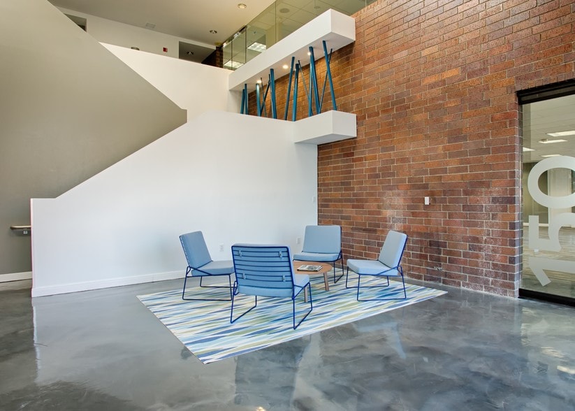 7 Upper Newport Plaza Dr, Newport Beach, CA for lease - Building Photo - Image 3 of 13