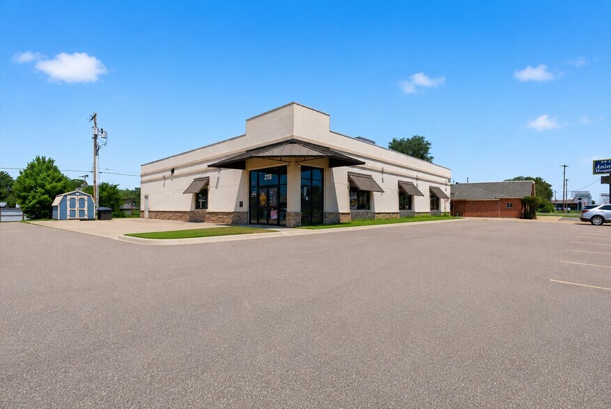 2113 S Air Depot Blvd, Oklahoma City, OK à vendre - Photo du bâtiment - Image 2 de 27