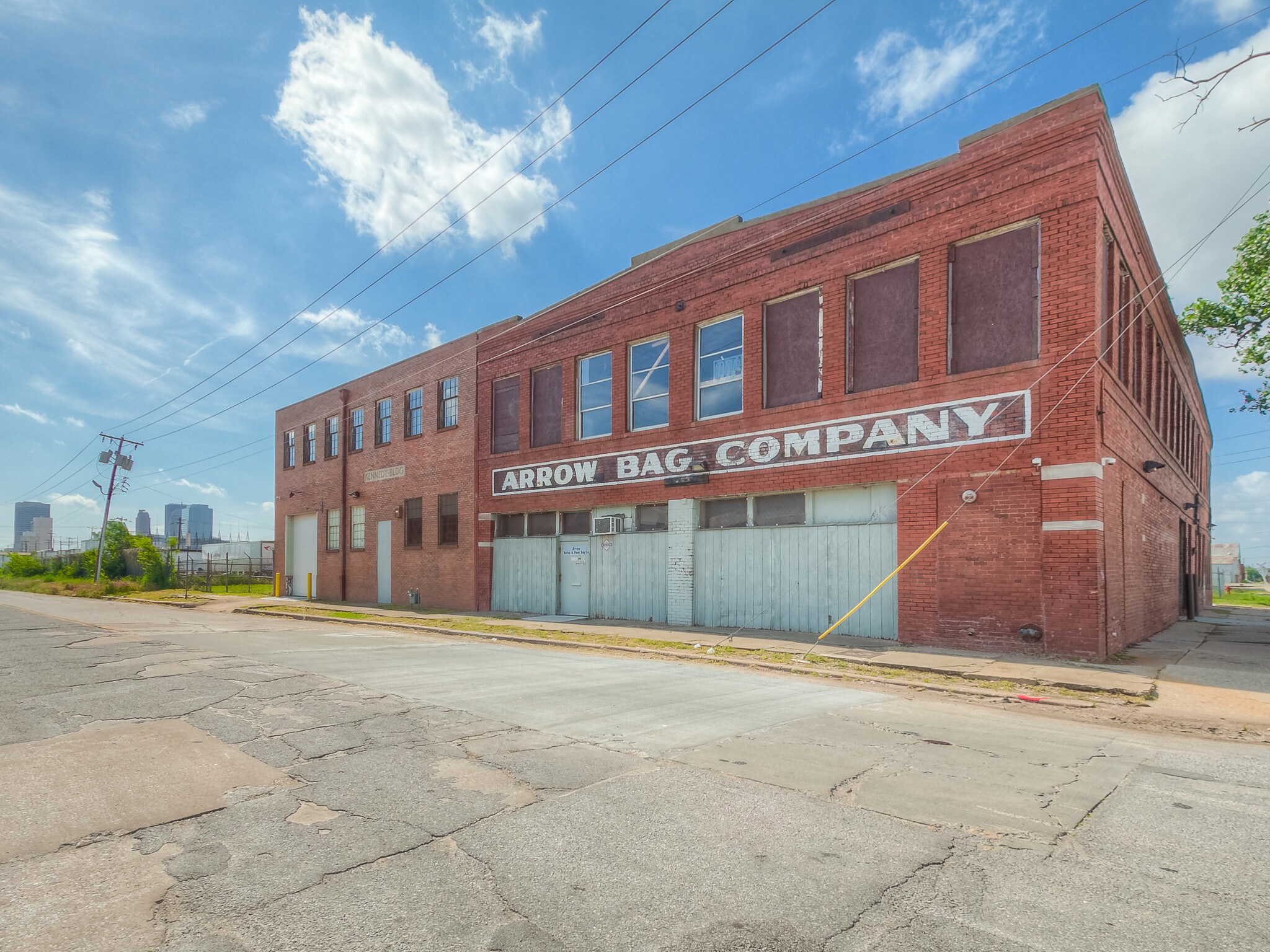 1144 NW 4th St, Oklahoma City, OK à vendre Photo du bâtiment- Image 1 de 26