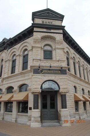 More details for 200 N Main St, Hutchinson, KS - Office for Lease
