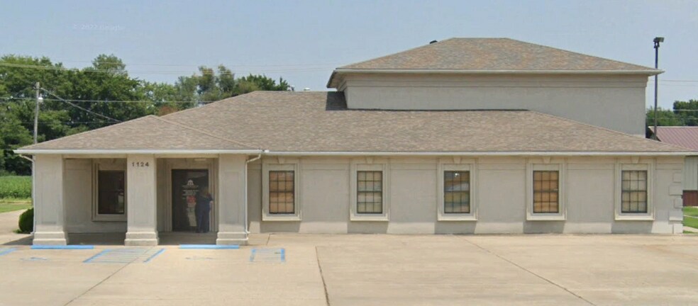 1124 N Main St, Sikeston, MO à louer - Photo du bâtiment - Image 1 de 7