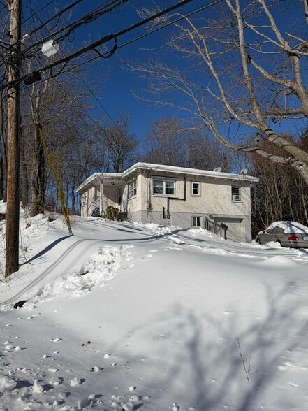 373, 377, 387 Jefferson Ave, New London portfolio of 3 properties for sale on LoopNet.ca - Building Photo - Image 2 of 11