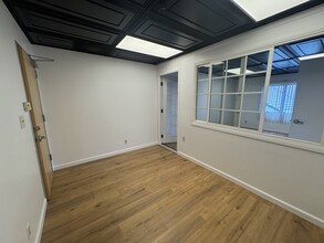 15928 Ventura Blvd, Encino, CA for lease Building Photo- Image 2 of 3