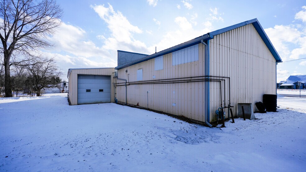 1436-1438 Military Tpke, Plattsburgh, NY à vendre - Photo du bâtiment - Image 3 de 16