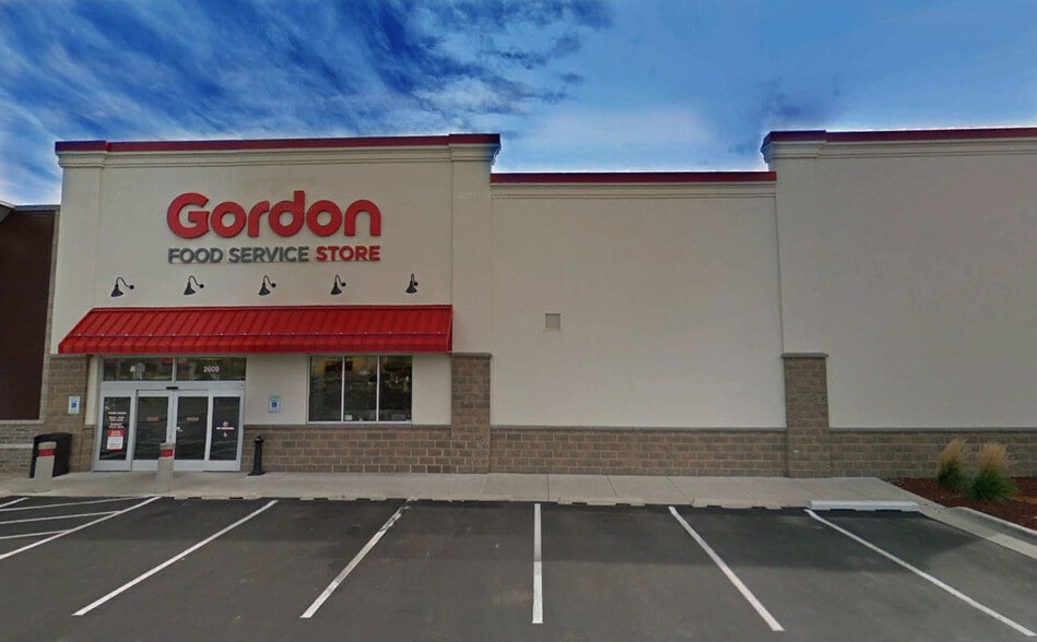 2609 S Oneida St, Green Bay, WI for lease - Building Photo - Image 3 of 6