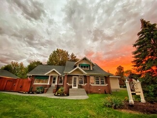 More details for 2 Ash St E, Three Oaks, MI - Retail for Sale