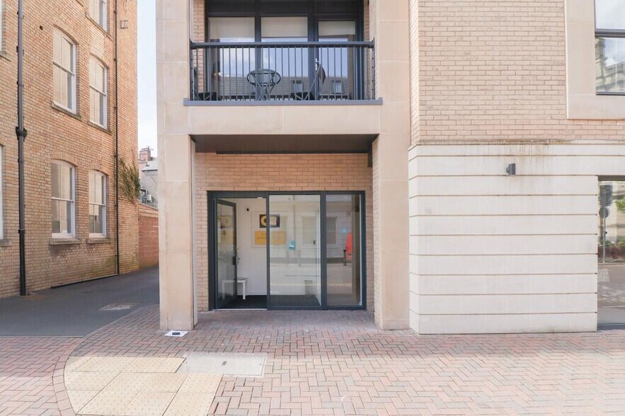 25 Mount Stuart Sq, Cardiff for lease - Building Photo - Image 2 of 4