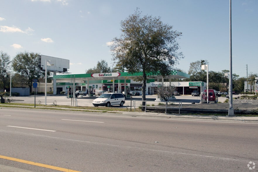 6927-6935 Little Rd, New Port Richey, FL for lease - Primary Photo - Image 1 of 2