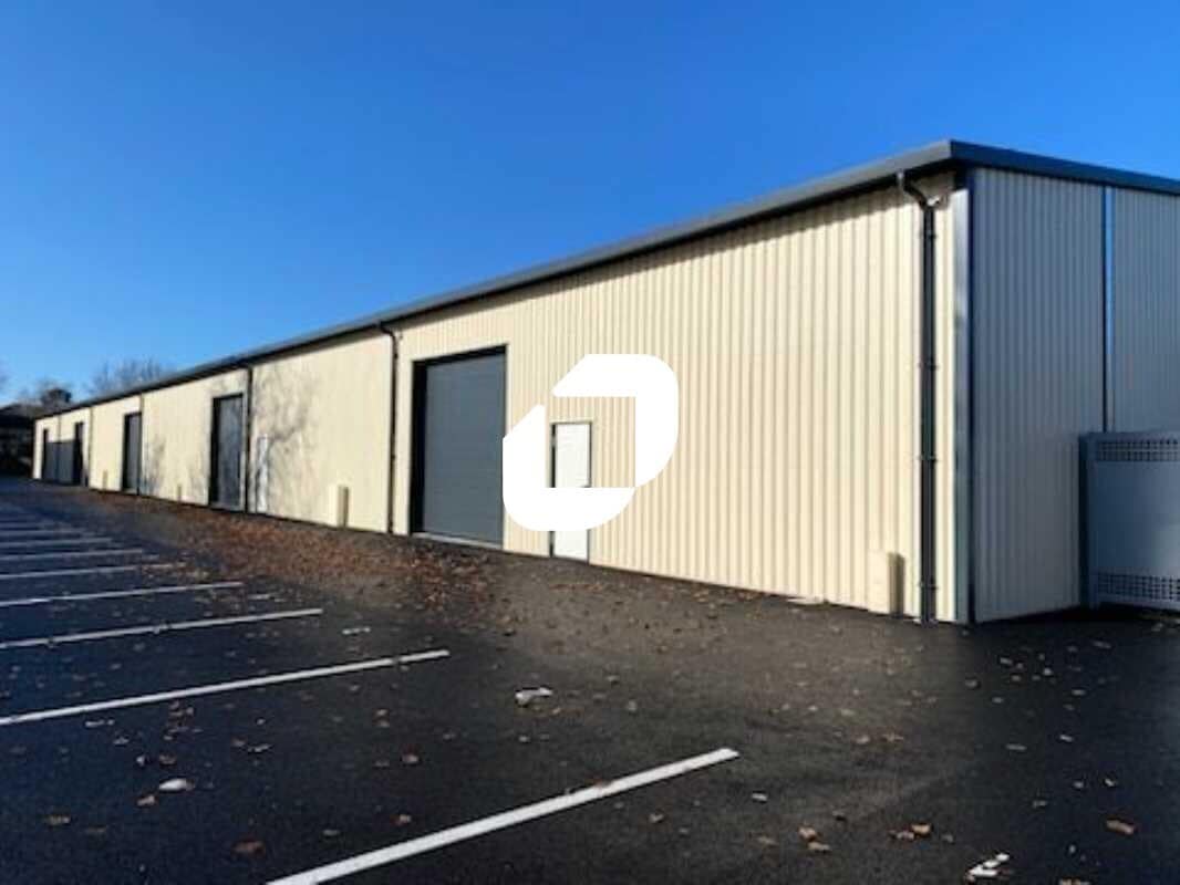 Flex in Cestas for lease Building Photo- Image 1 of 5