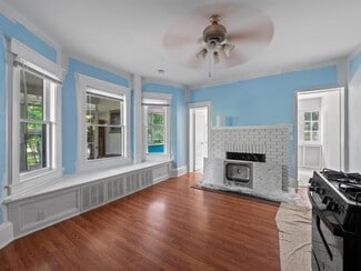 Plus de détails pour 247 N Middletown Rd, Pearl River, NY - Multi-résidentiel à vendre