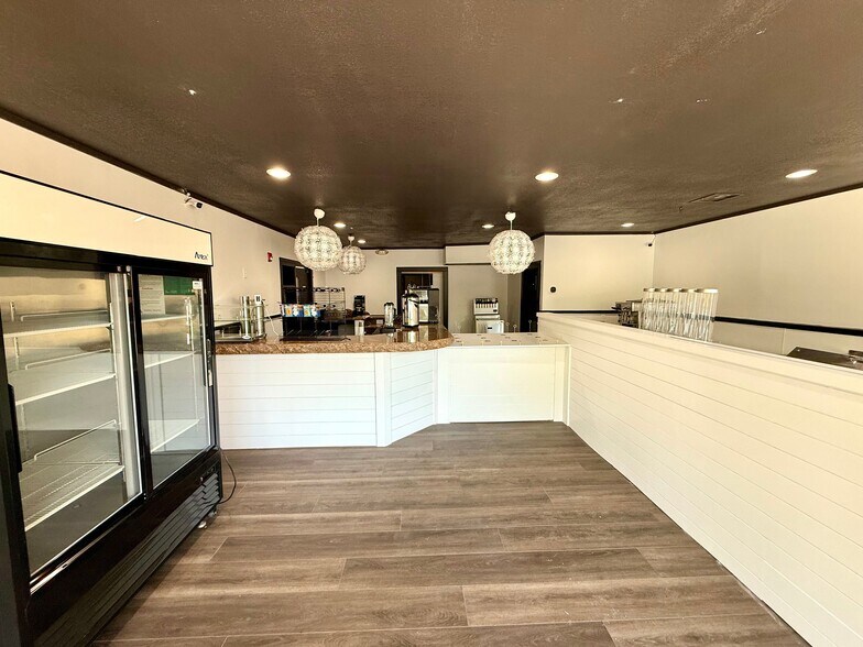 105 S Water St, Nixa, MO à vendre - Photo du bâtiment - Image 2 de 32