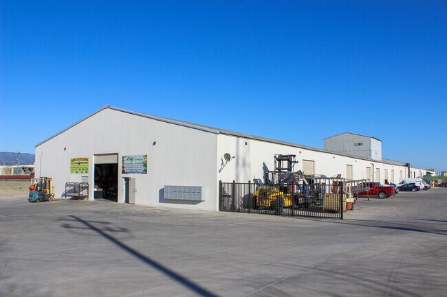 Plus de détails pour 901-909 Harkins Rd, Salinas, CA - Industriel à louer