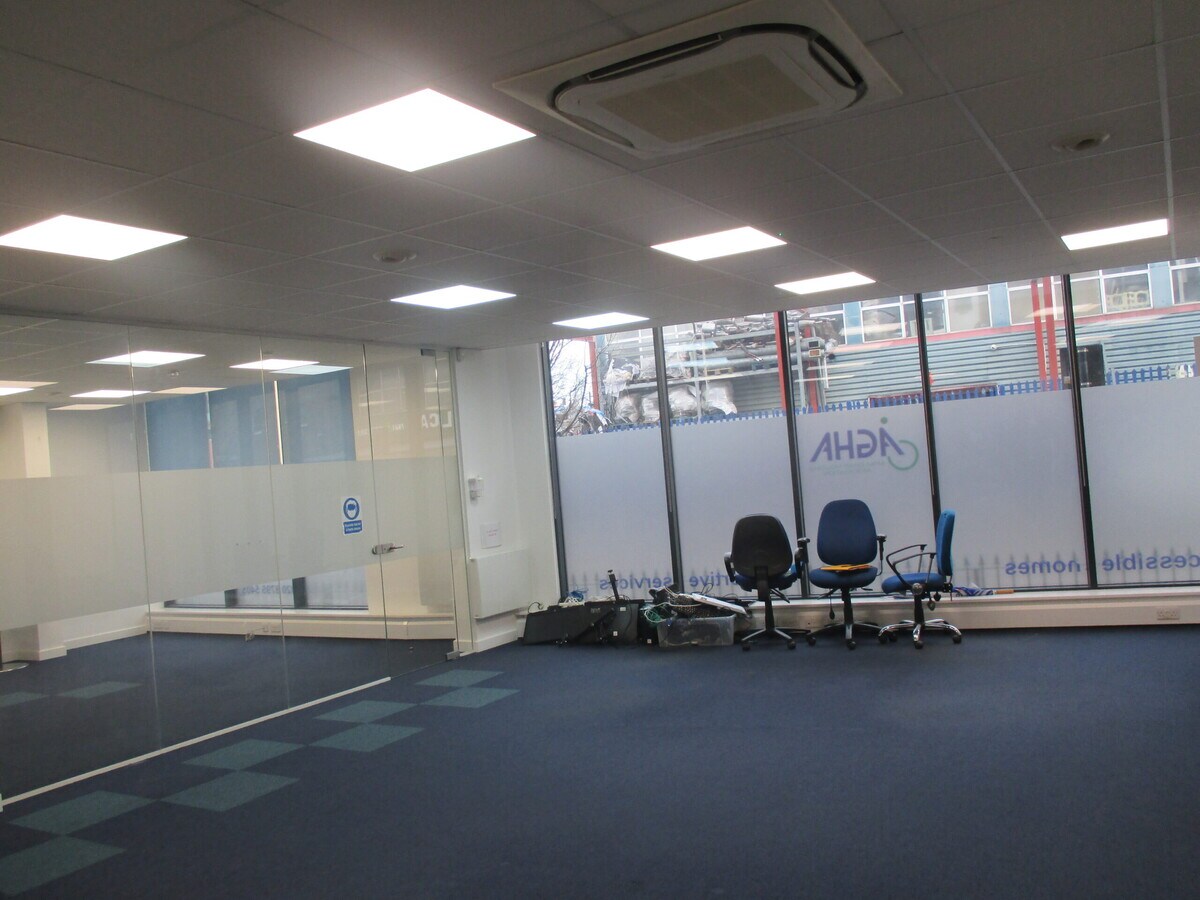 21 Westmoreland Rd, Londres, LND NW9 9BW - Unité 1 -  - Photo intérieure - Image 1 of 4