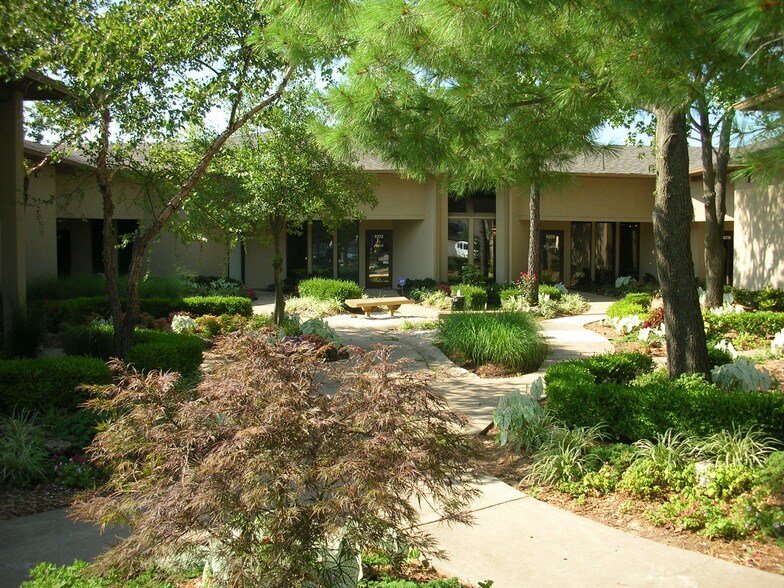 5212-5232 E 69th Pl, Tulsa, OK à louer - Photo du bâtiment - Image 3 de 3