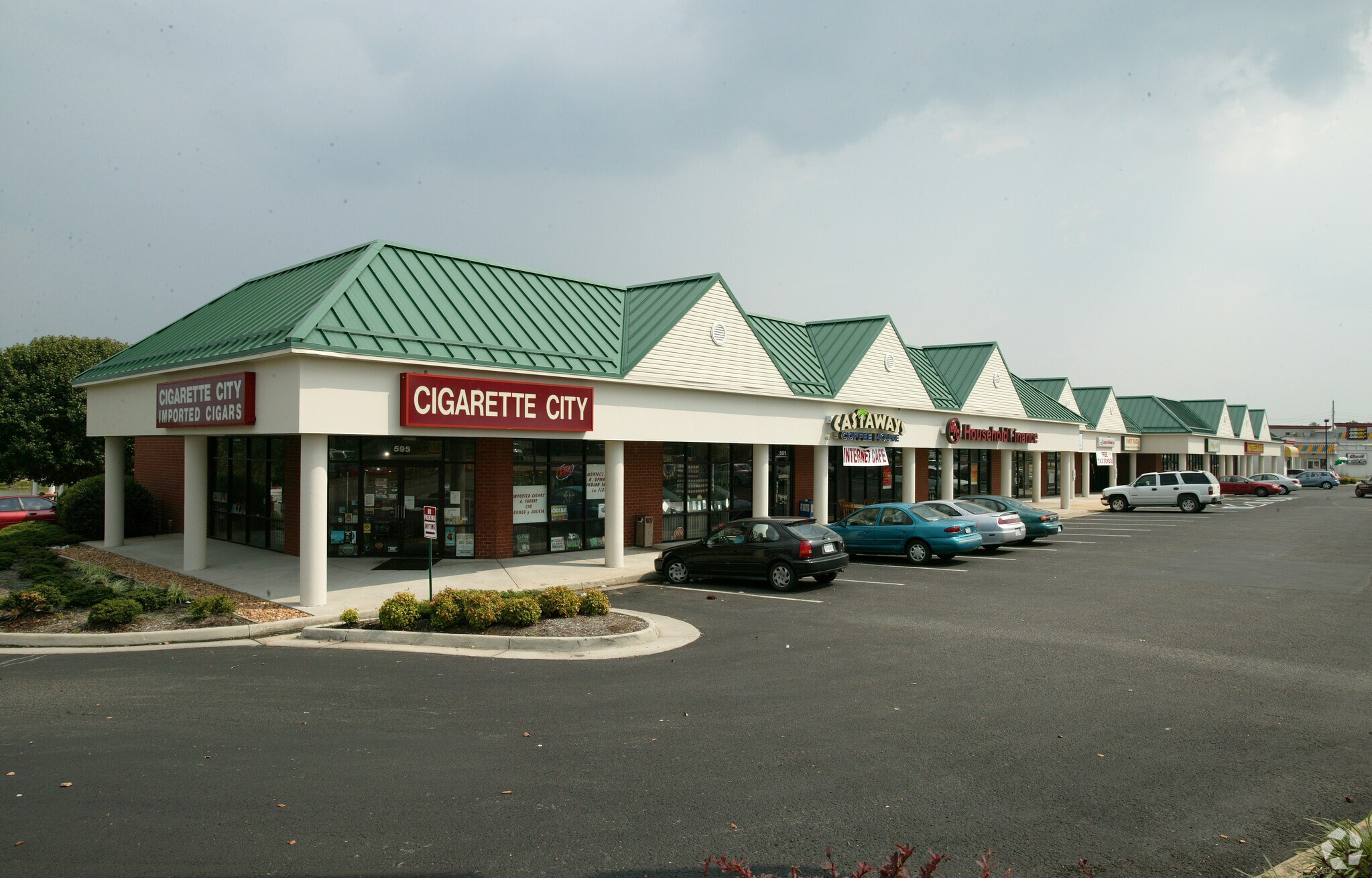 551-595 Southpark Blvd, Colonial Heights, VA for lease Primary Photo- Image 1 of 5