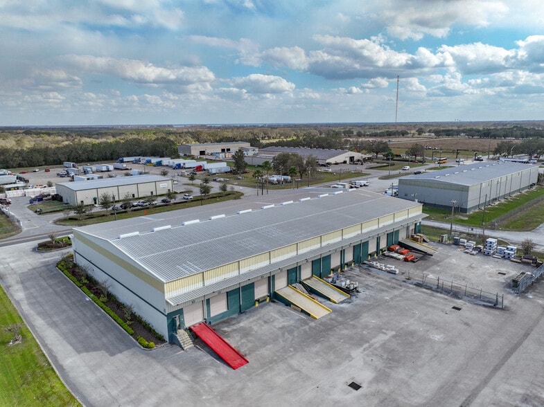 3545 Reynolds Rd, Lakeland, FL à louer - Photo du bâtiment - Image 2 de 4