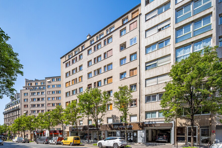 9 Avenue Claude Vellefaux, Paris à louer - Photo du bâtiment - Image 2 de 2