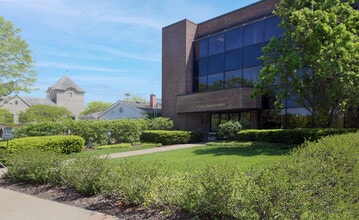 191 E Deerpath Rd, Lake Forest, IL à louer Photo du bâtiment- Image 2 de 7