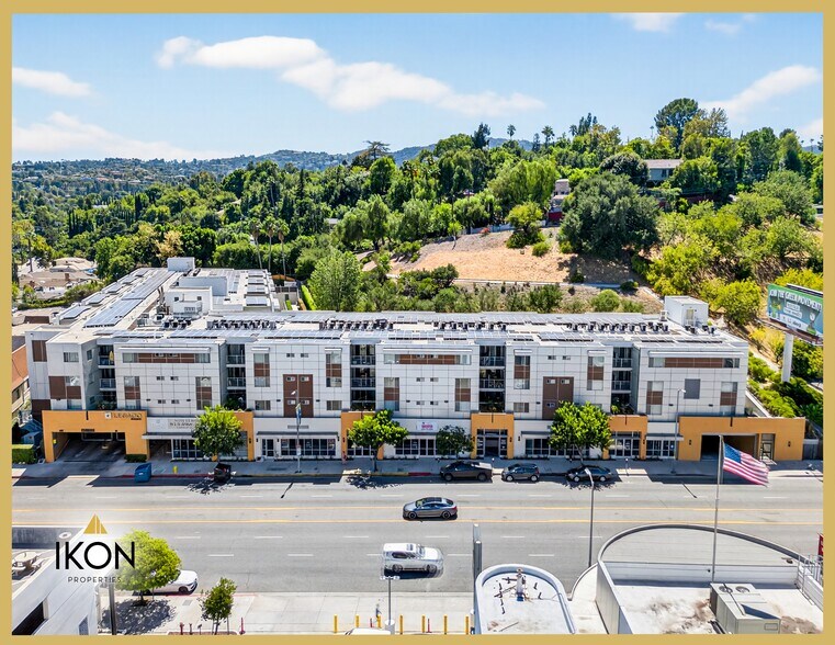 16710 Ventura Blvd, Encino, CA à louer - Photo du bâtiment - Image 1 de 6