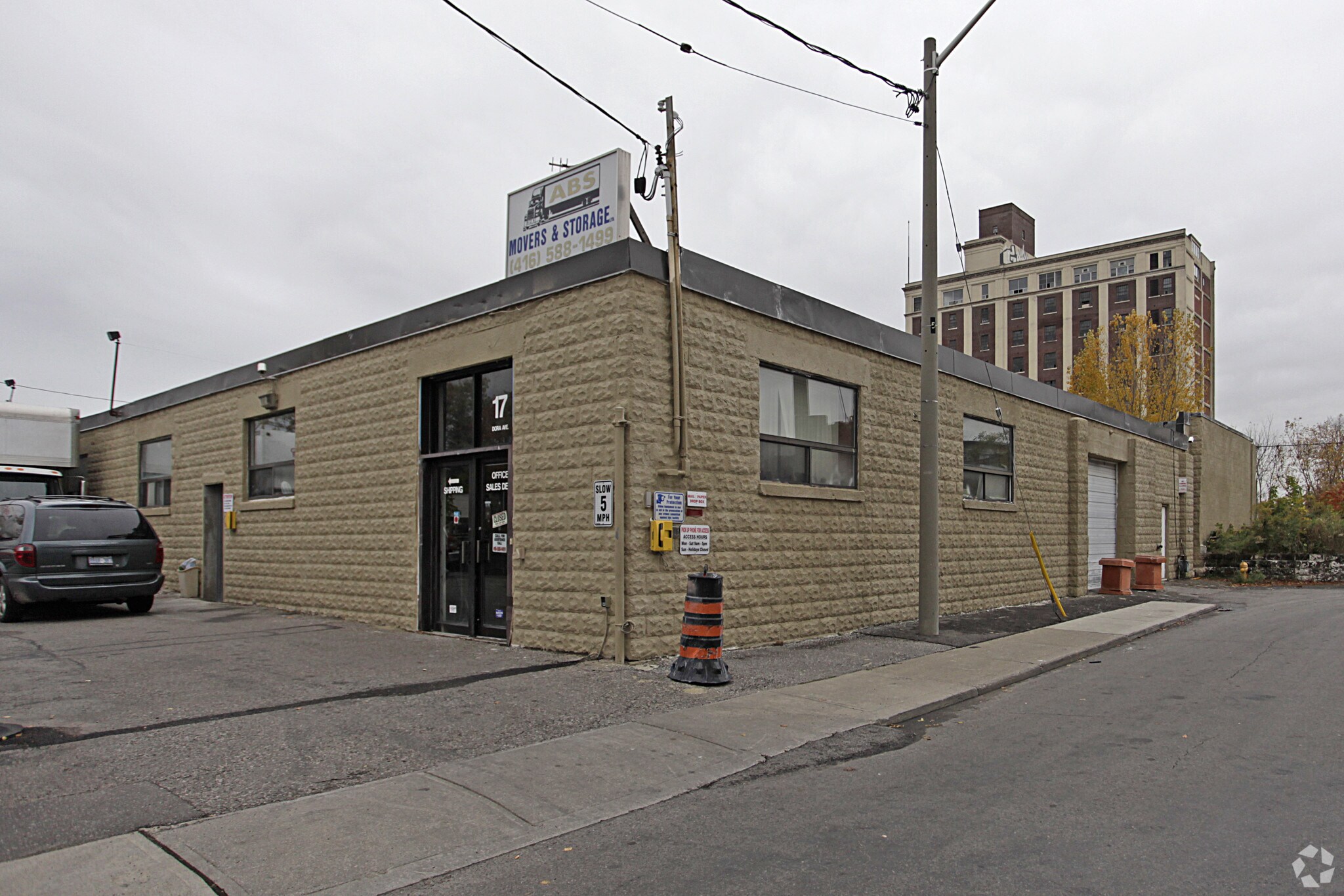 17 Dora Ave, Toronto, ON à vendre Photo principale- Image 1 de 1