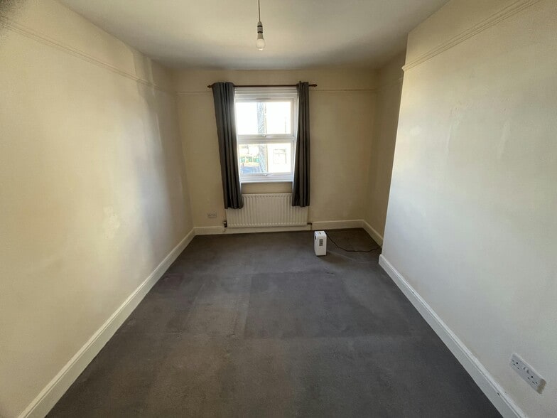 38 Buckingham St, Aylesbury à vendre - Photo du bâtiment - Image 3 de 11