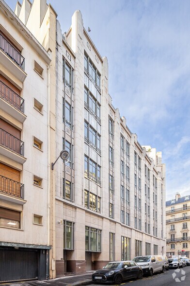 38-44 Rue Washington, Paris à louer - Photo du bâtiment - Image 3 de 5