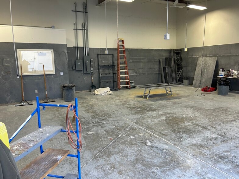 1 New Industrial Way, Warren, RI à louer - Photo intérieure - Image 2 de 23