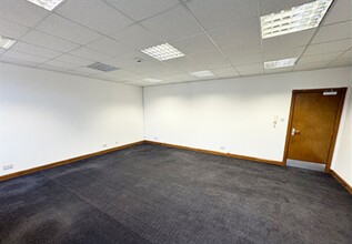 1-1A Glebe St, East Kilbride for lease Interior Photo- Image 2 of 4